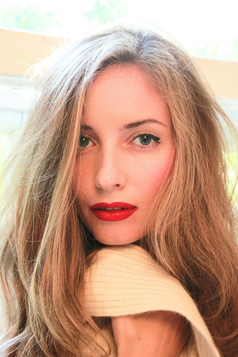 Female model photo shoot of Ekaterina Tarasenko