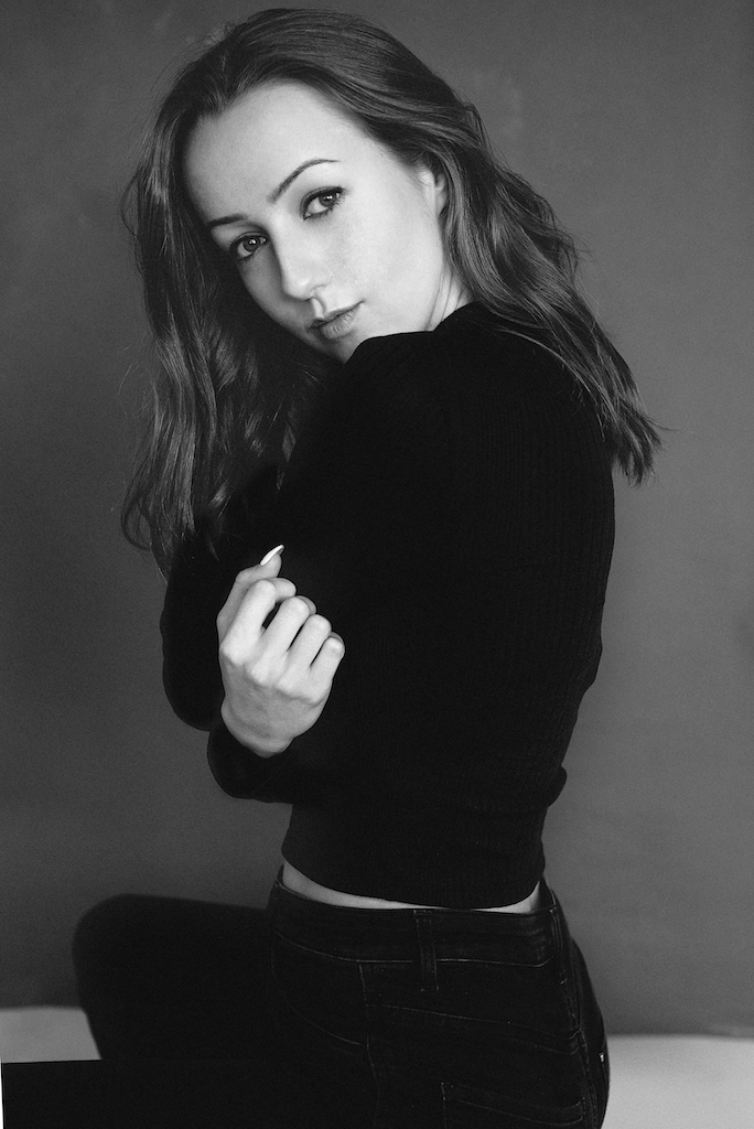 Female model photo shoot of Ellay Watson