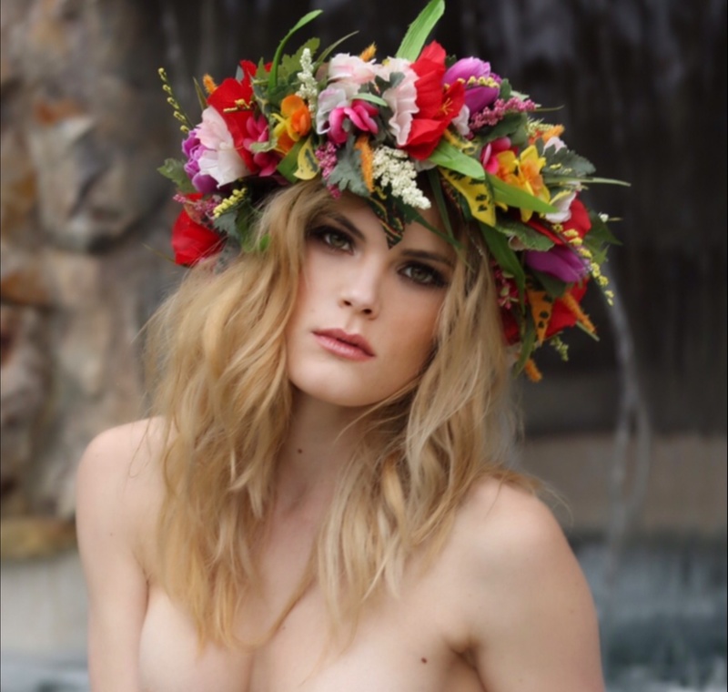 Female model photo shoot of Heidi Lorelei