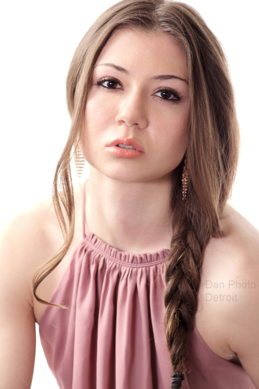 Female model photo shoot of Ruth Carp by DanPhotoDetroit