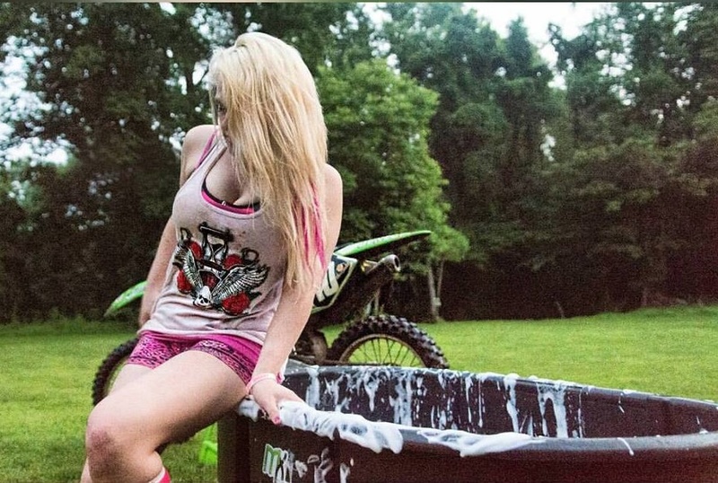 Female model photo shoot of Danielle-Dandeelion by Sean Dackermann  in Woodstock, MD