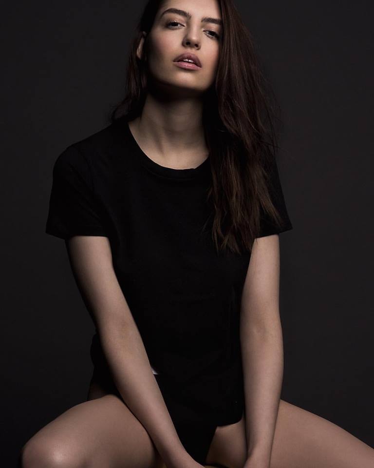 Female model photo shoot of Aoife McCartan 