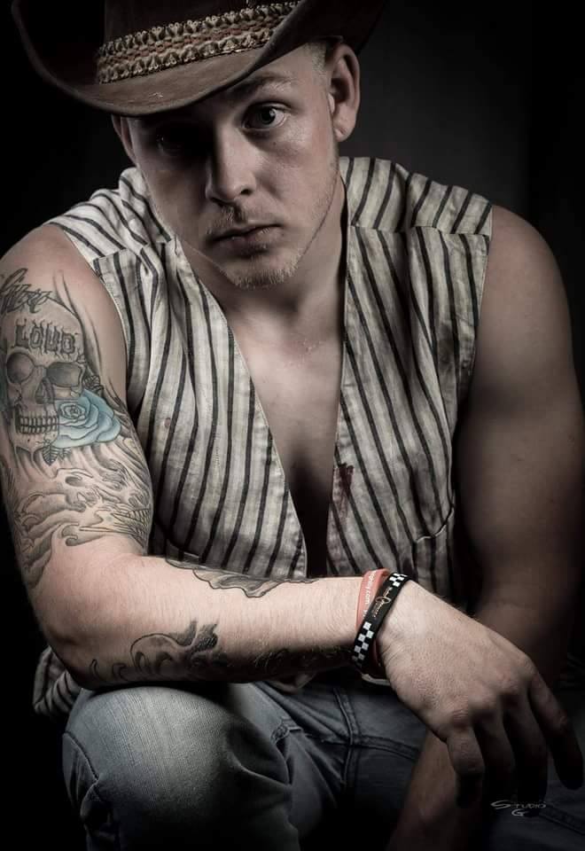 Male model photo shoot of LukeyTRabbit by Ken Stark