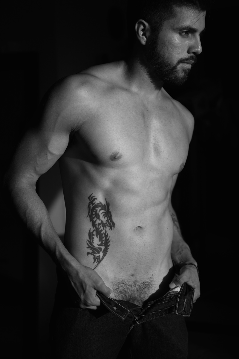 Male model photo shoot of hugojzam