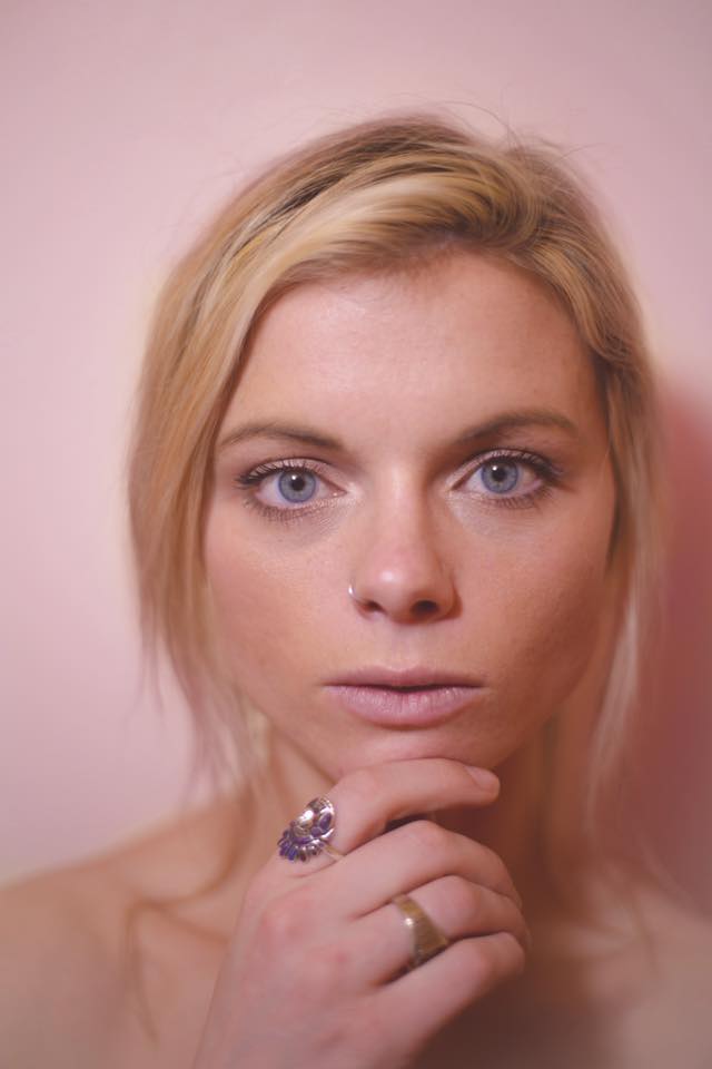 Female model photo shoot of ageisendorff