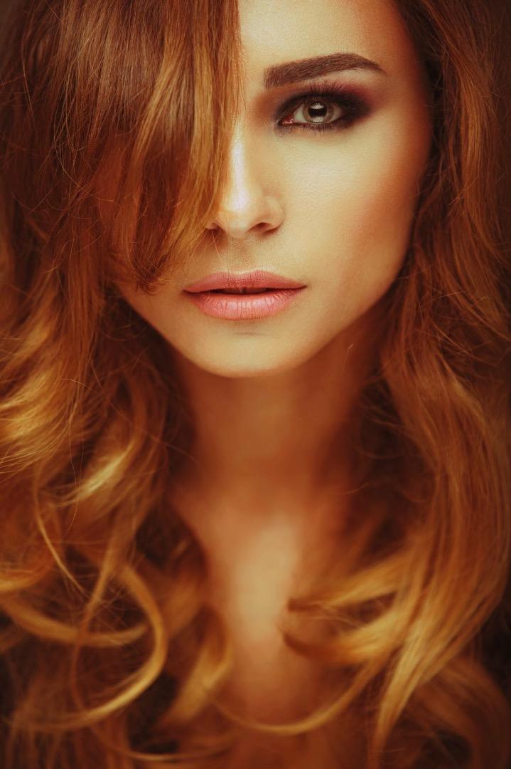 Female model photo shoot of Julia Luciv