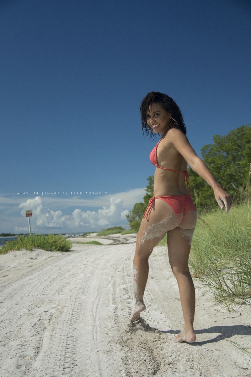 Female model photo shoot of Martha Lucia in Miami, Florida