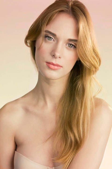 Female model photo shoot of Andie Sleeman 