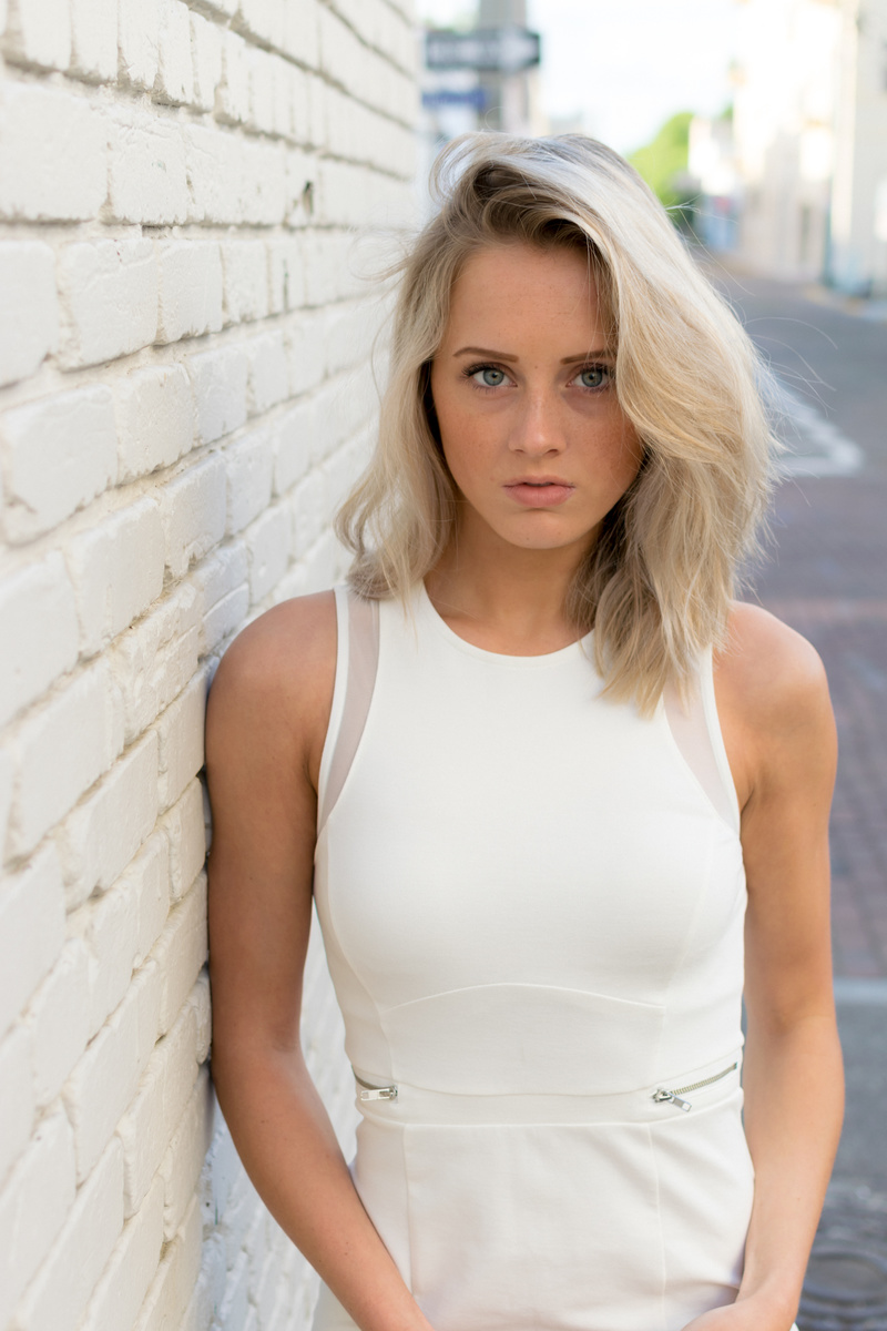 Female model photo shoot of KaylynRobinson