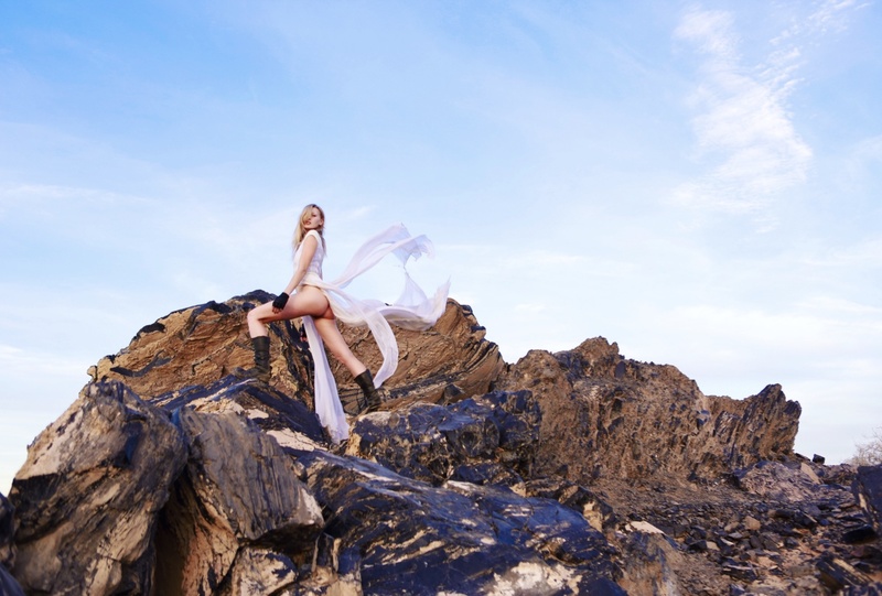 Female model photo shoot of Anima Luce in Salton Sea CA