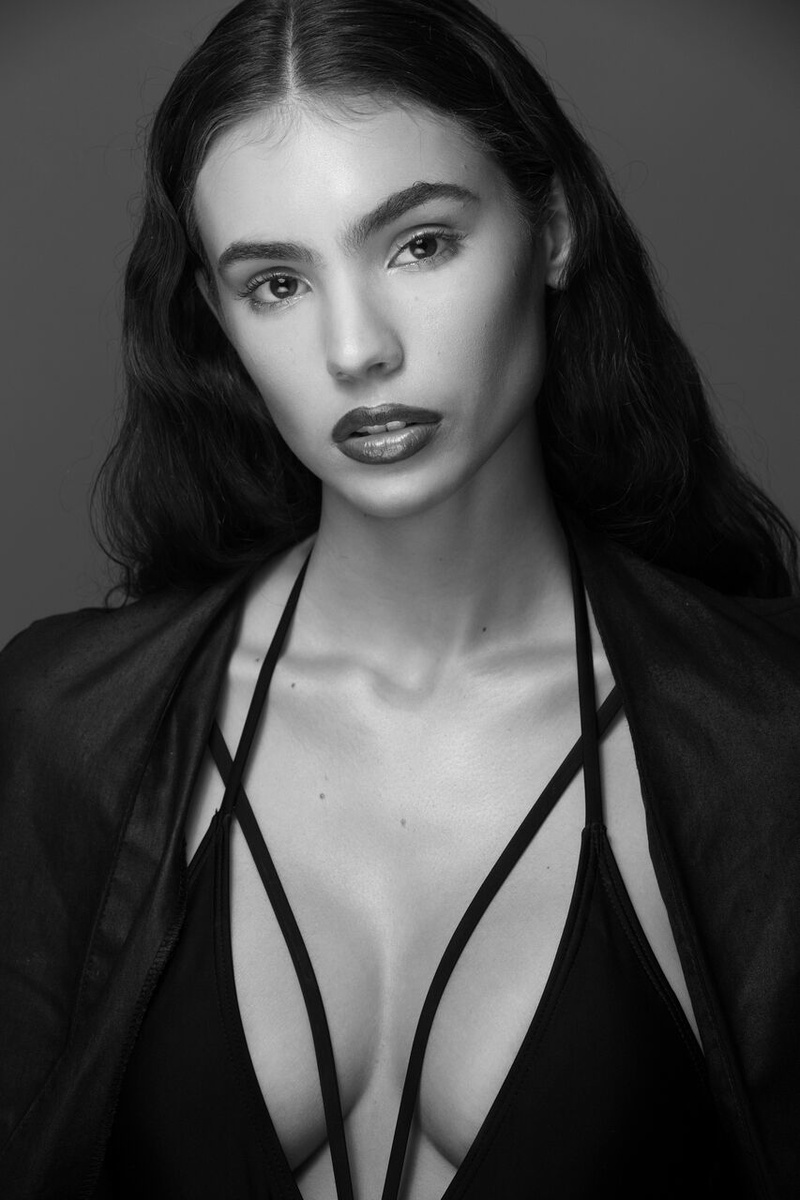 Female model photo shoot of Stylist Shernae by Kendra Paige, wardrobe styled by Stylist Shernae, makeup by Bri Soffa