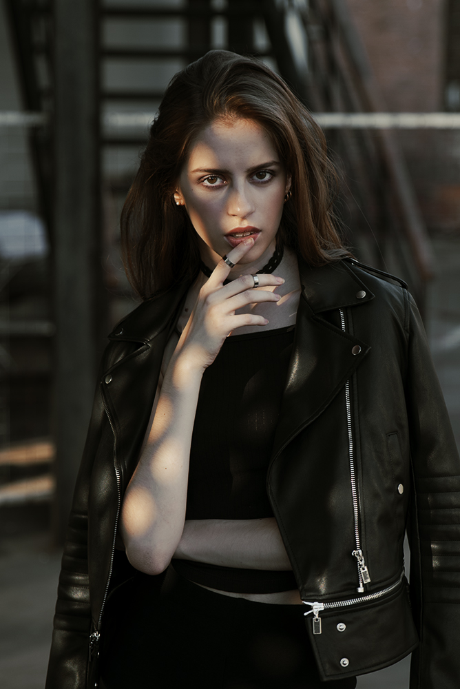 Female model photo shoot of Victoria Spanier