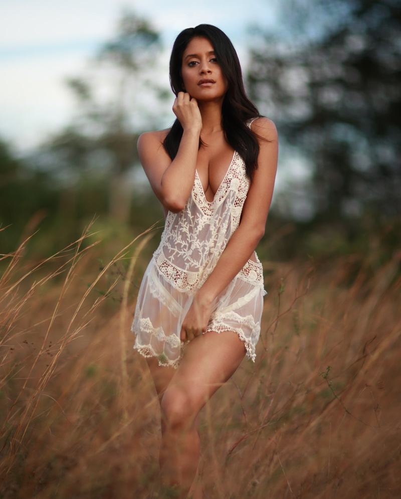 Female model photo shoot of Jisel Lynn by -Oz
