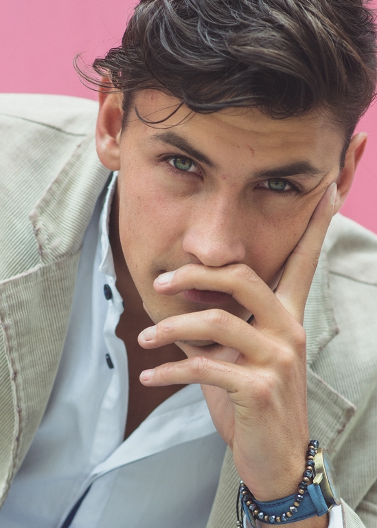 Male model photo shoot of Julien Cruciani in Bogota