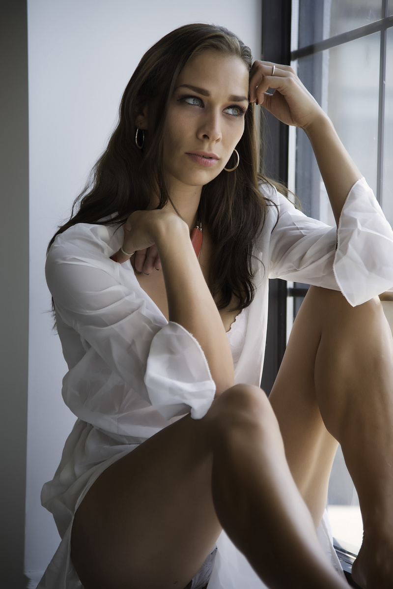 Female model photo shoot of Robyn Forkey