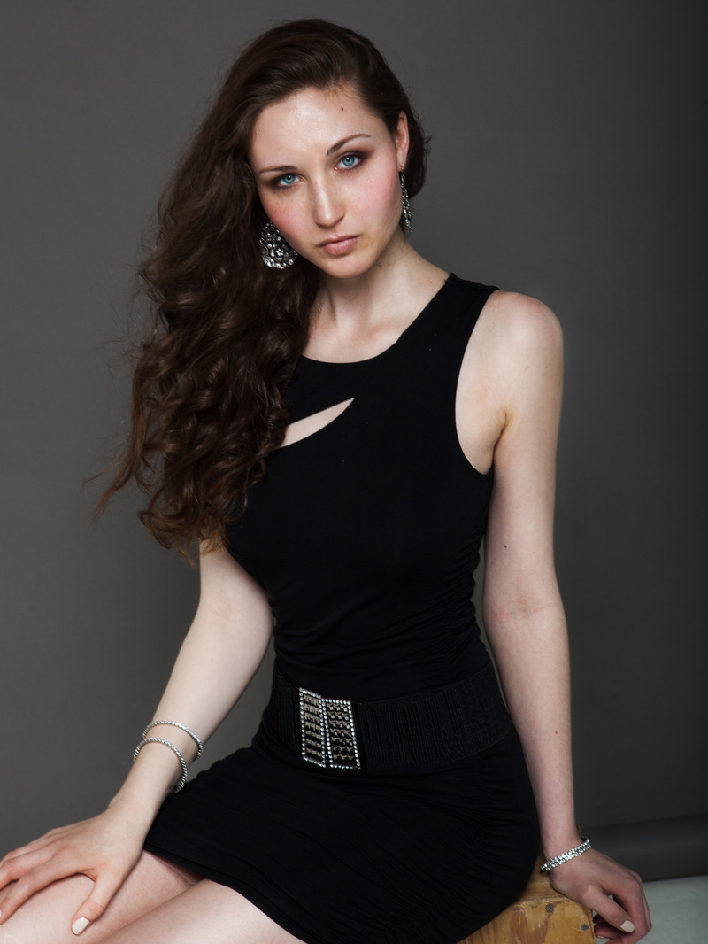 Female model photo shoot of Beth Cally in Toronto