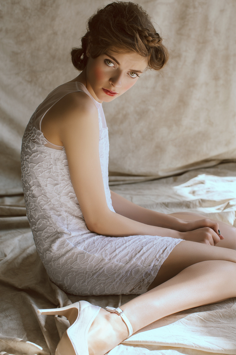 Female model photo shoot of Yulia Yurasova