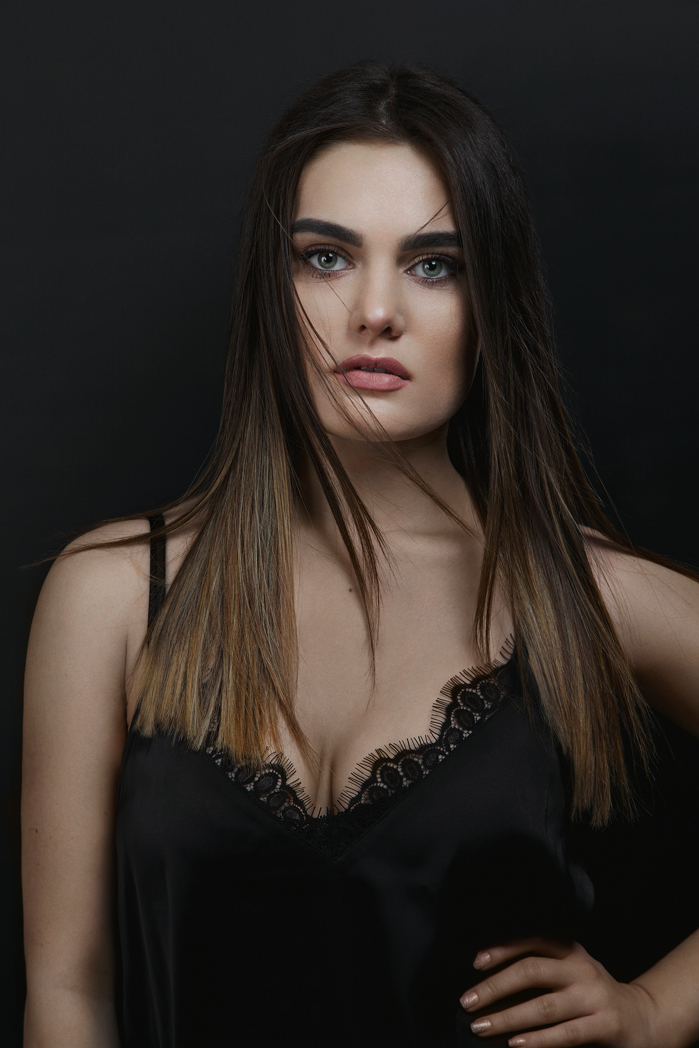 Female model photo shoot of Pinteac Rodica in Bucharest