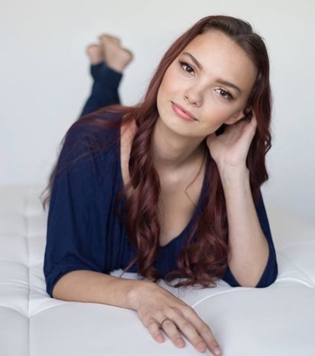 Female model photo shoot of Hailey Nicole Artistry