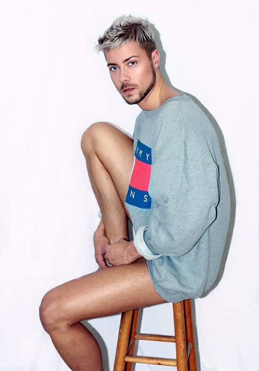 Male model photo shoot of Brandonmclaughlin