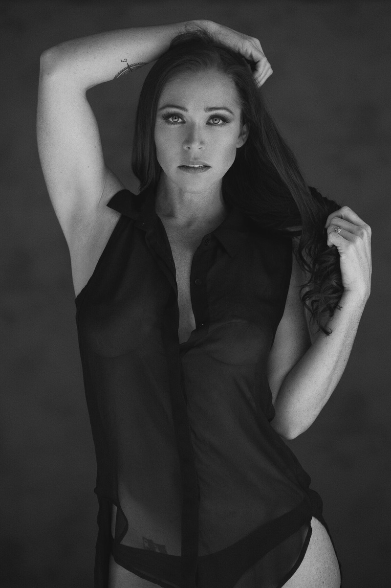 Female model photo shoot of LindseyBrown 