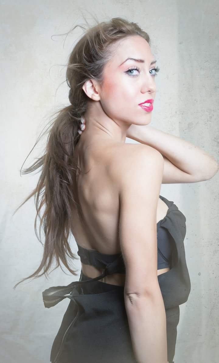 Female model photo shoot of Risky Gyspsy