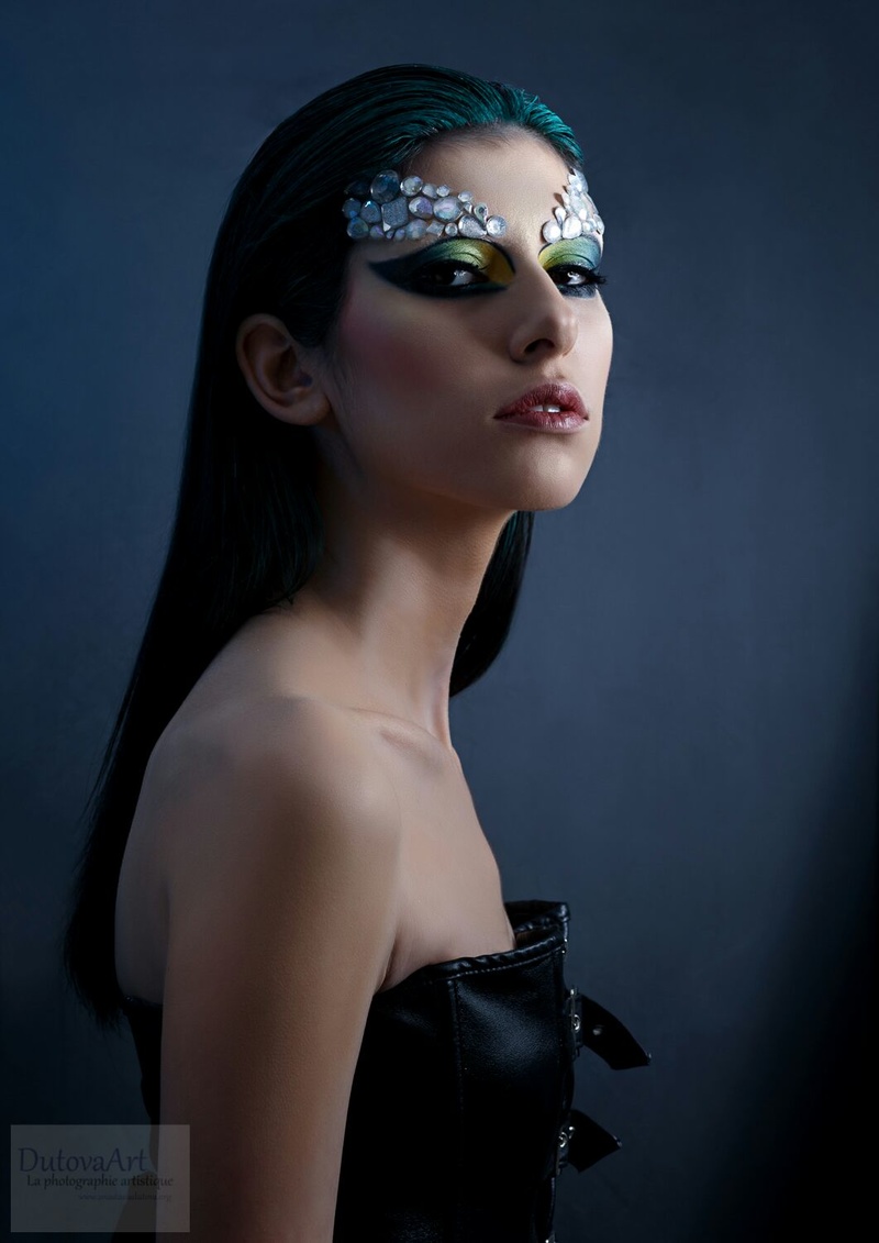 Female model photo shoot of Emmacolors Make-Up in France