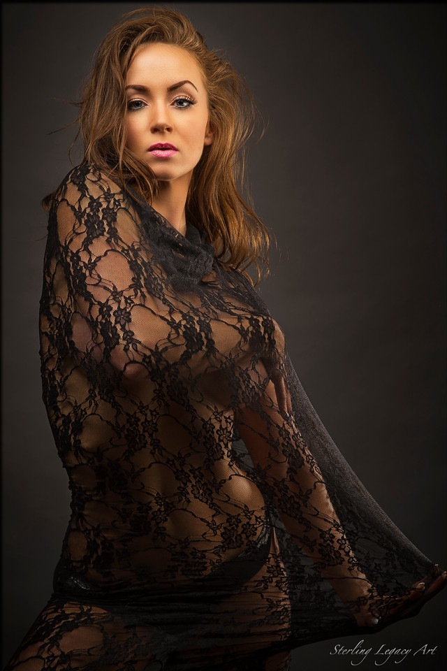 Female model photo shoot of Laura Hailey