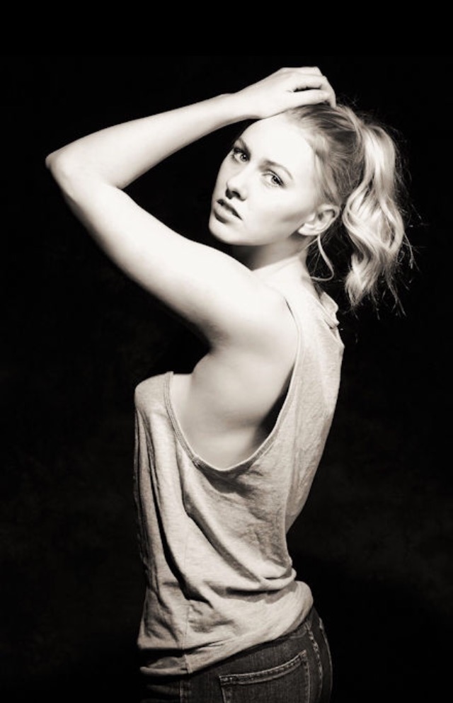 Female model photo shoot of robynmacdonald 