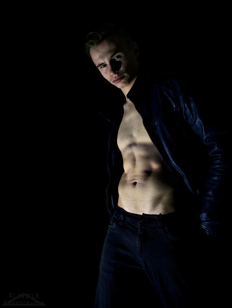 Male model photo shoot of KeyPlayerX by Klinikle