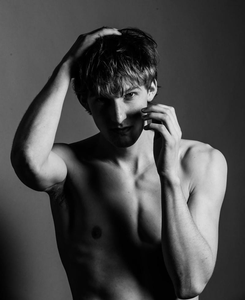 Male model photo shoot of robertkent