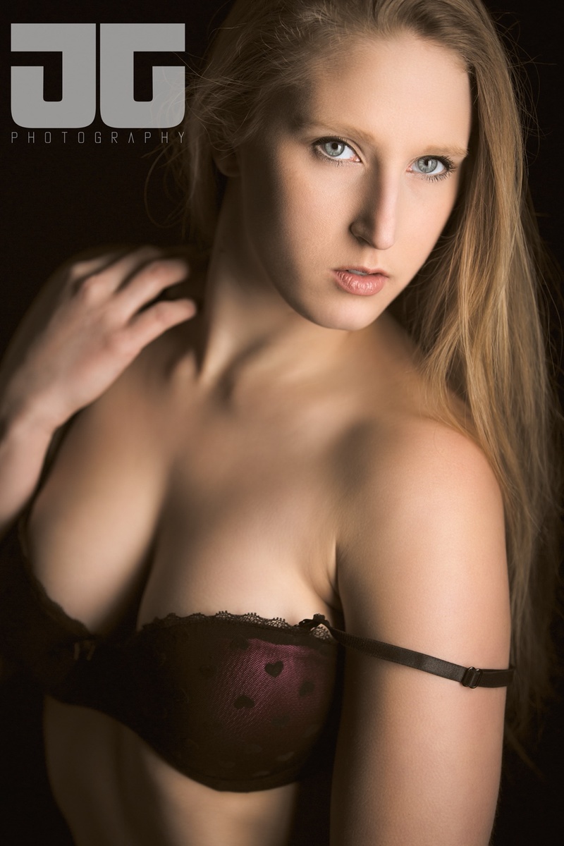 Female model photo shoot of Bridget R0se by JasonGuyPhotography