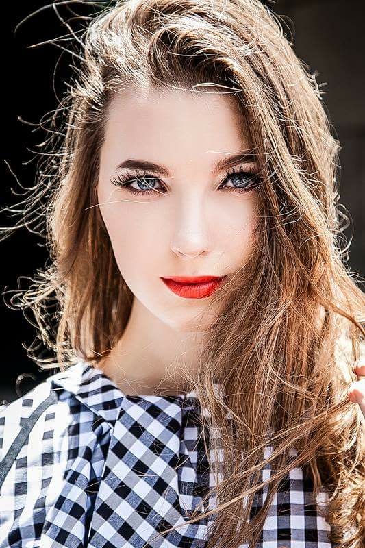 Female model photo shoot of Irinaurban 