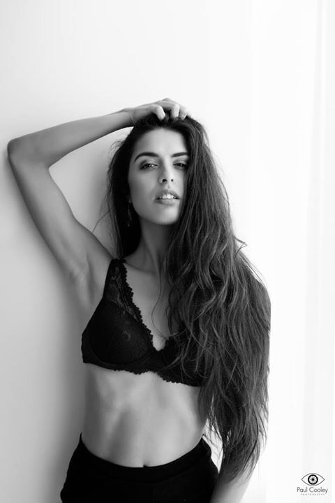 Female model photo shoot of Danilly Carvalho