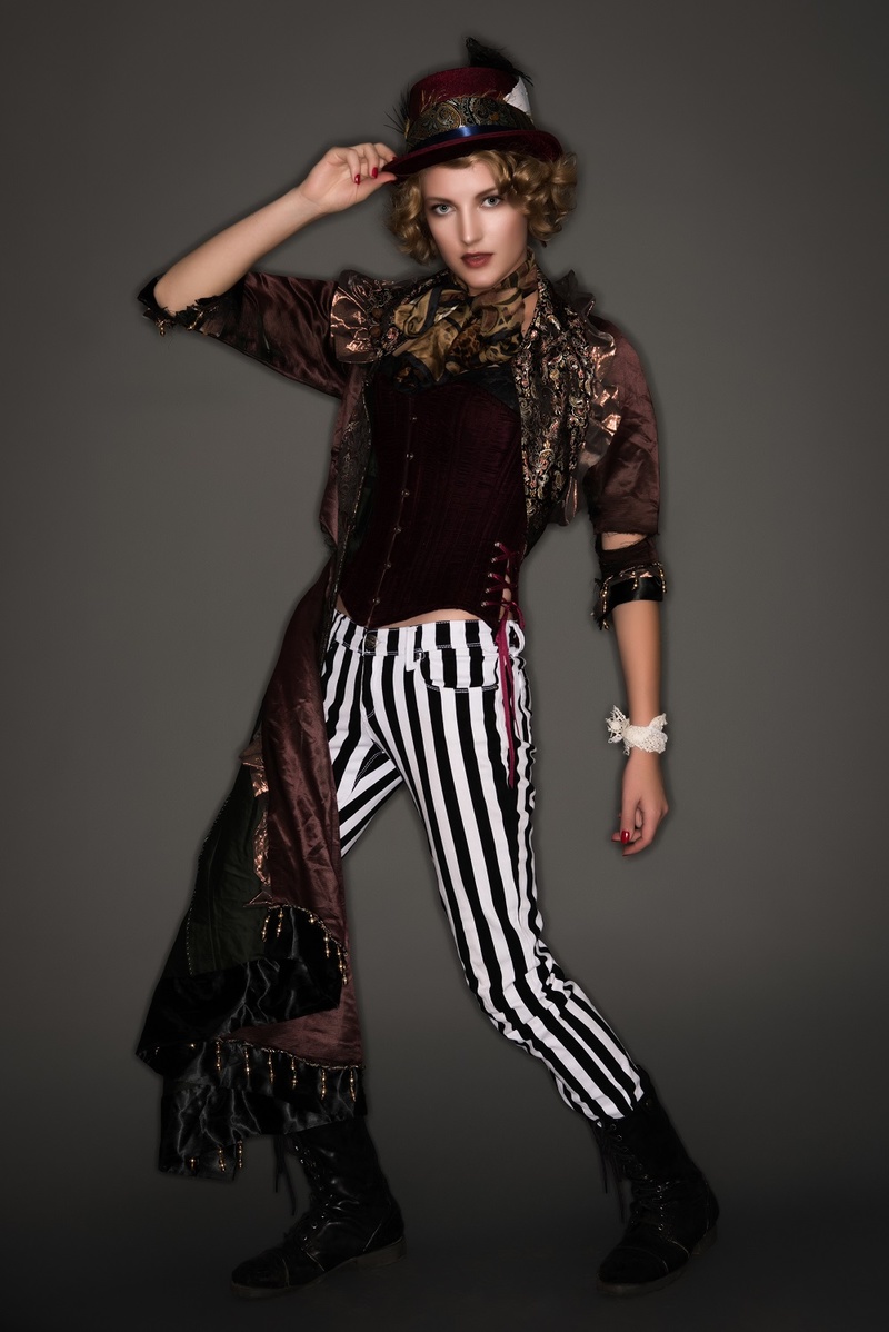Female model photo shoot of Lily Aspen by Susan Onysko