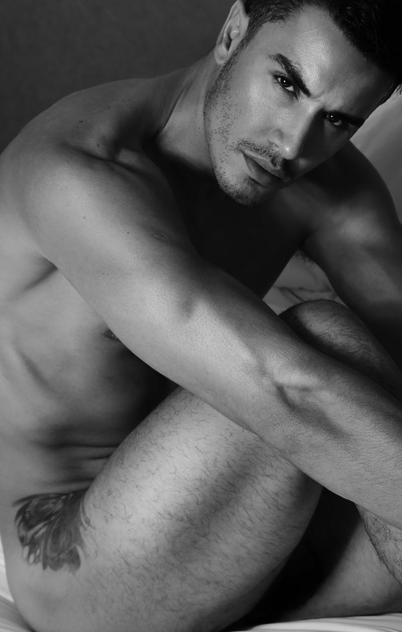 Male model photo shoot of Daniel Benjamin