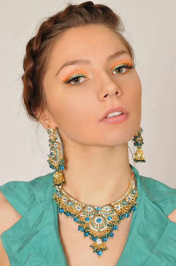 Female model photo shoot of lindakleopatra