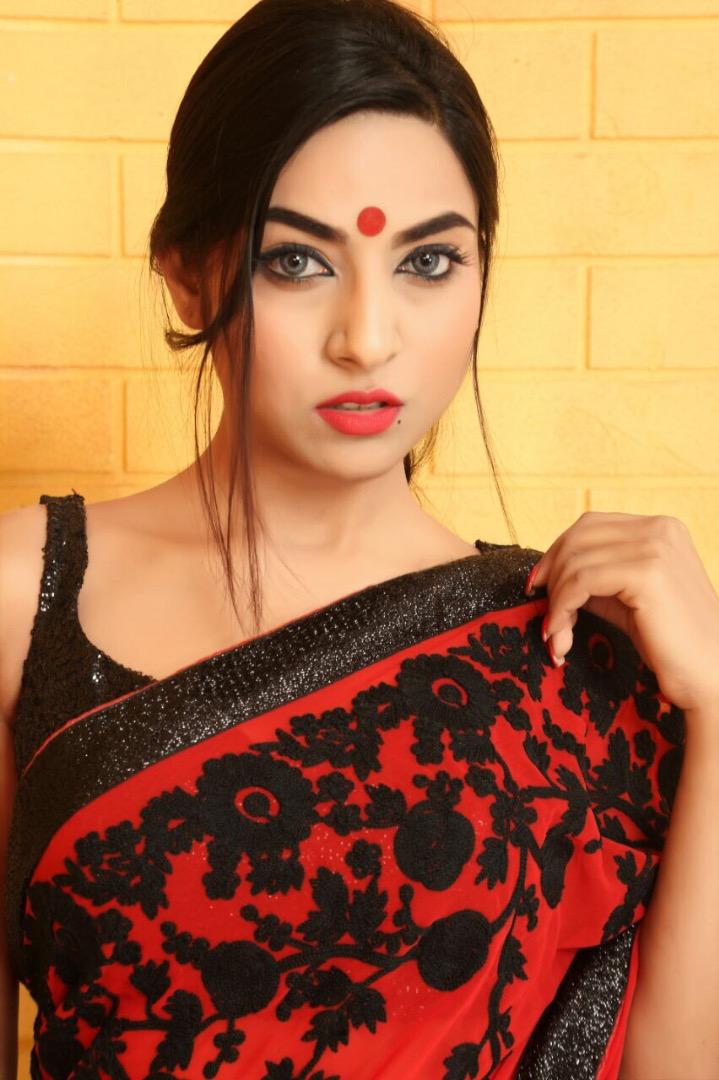 Female model photo shoot of Ritika Gulati