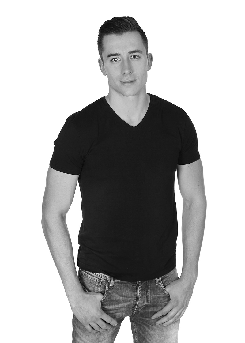 Male model photo shoot of Dusan G