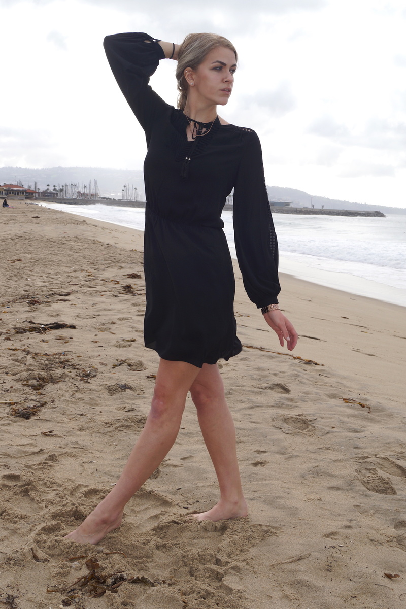 Female model photo shoot of AnneSchade in Hermosa Beach, CA
