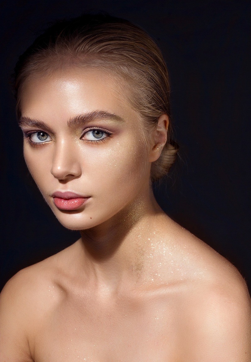 Female model photo shoot of Olga Zhyrba
