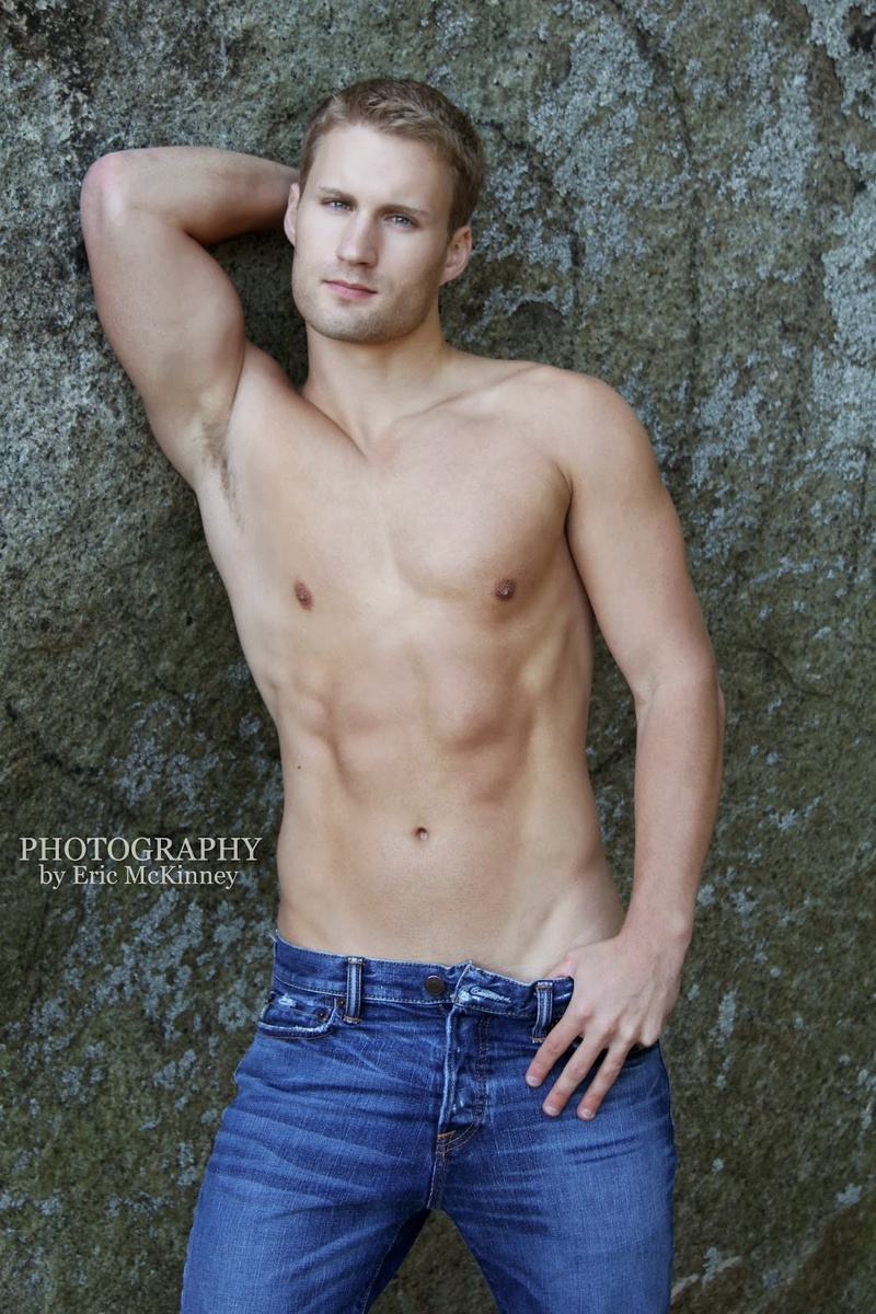 Male model photo shoot of Eric Dunstan