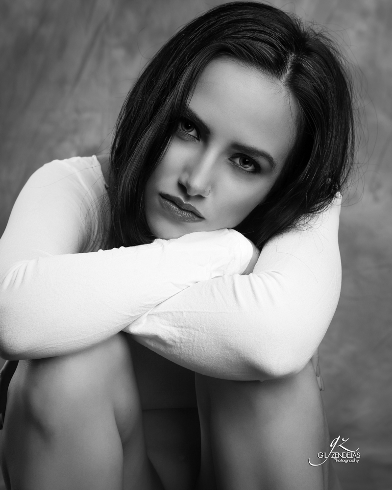Female model photo shoot of Lola_Anderson
