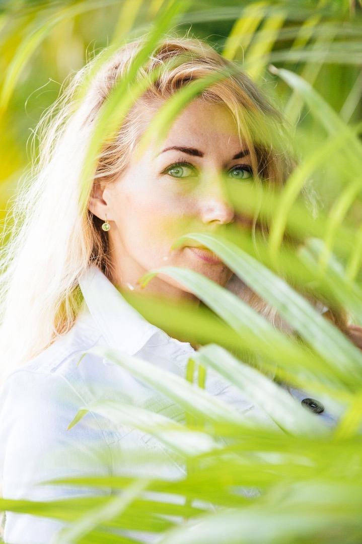 Female model photo shoot of Mia Marmeladka