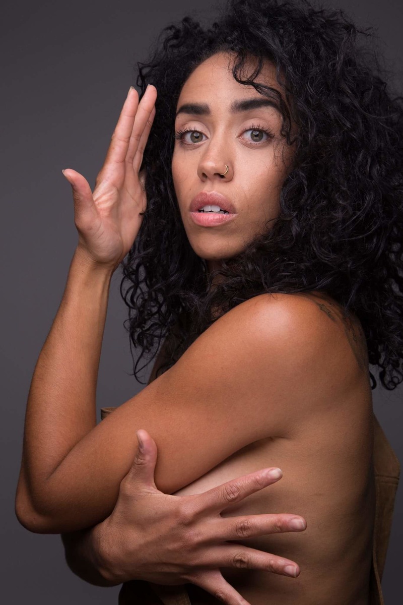 Female model photo shoot of Maverreida