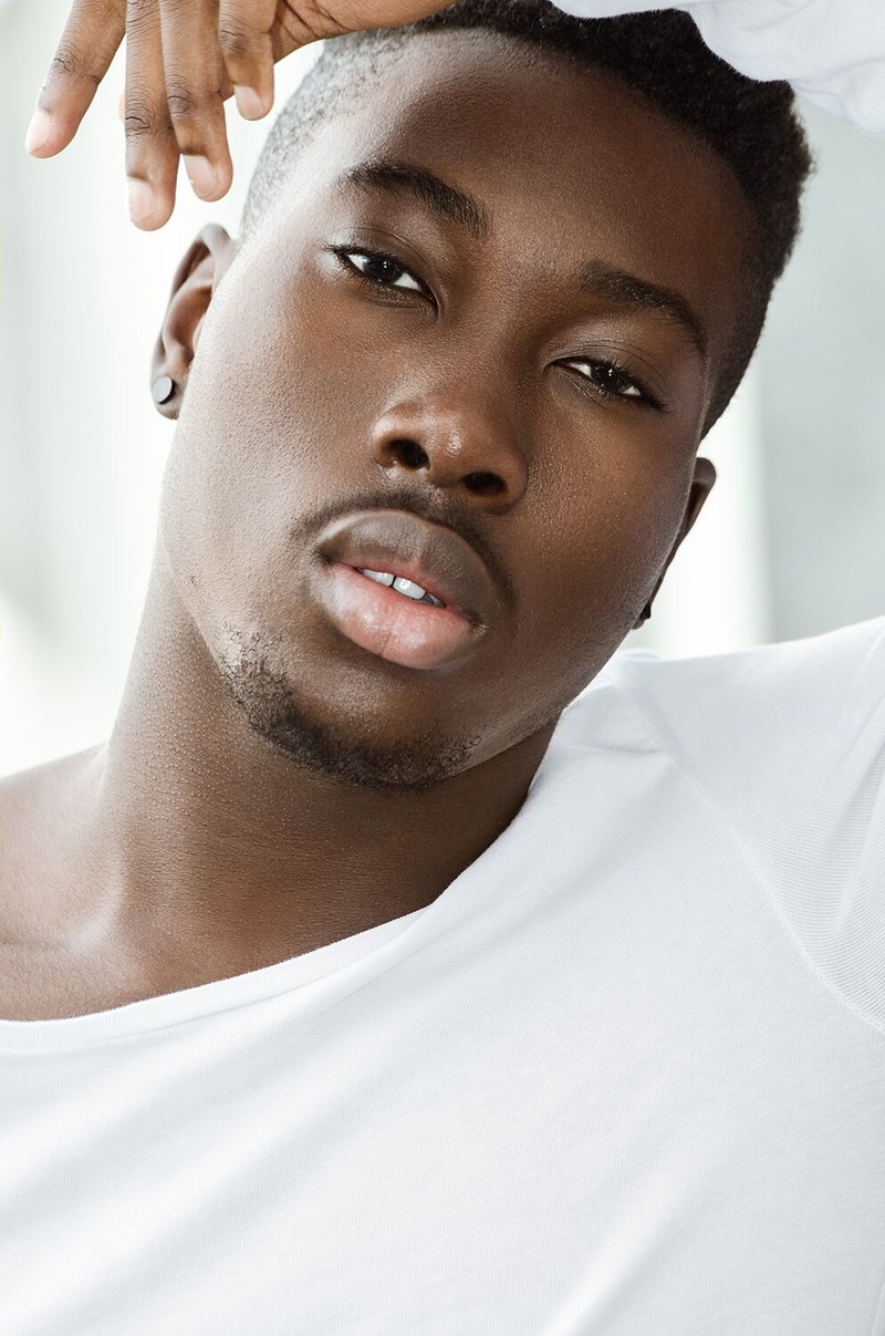 Male model photo shoot of Christian Ogbeifun