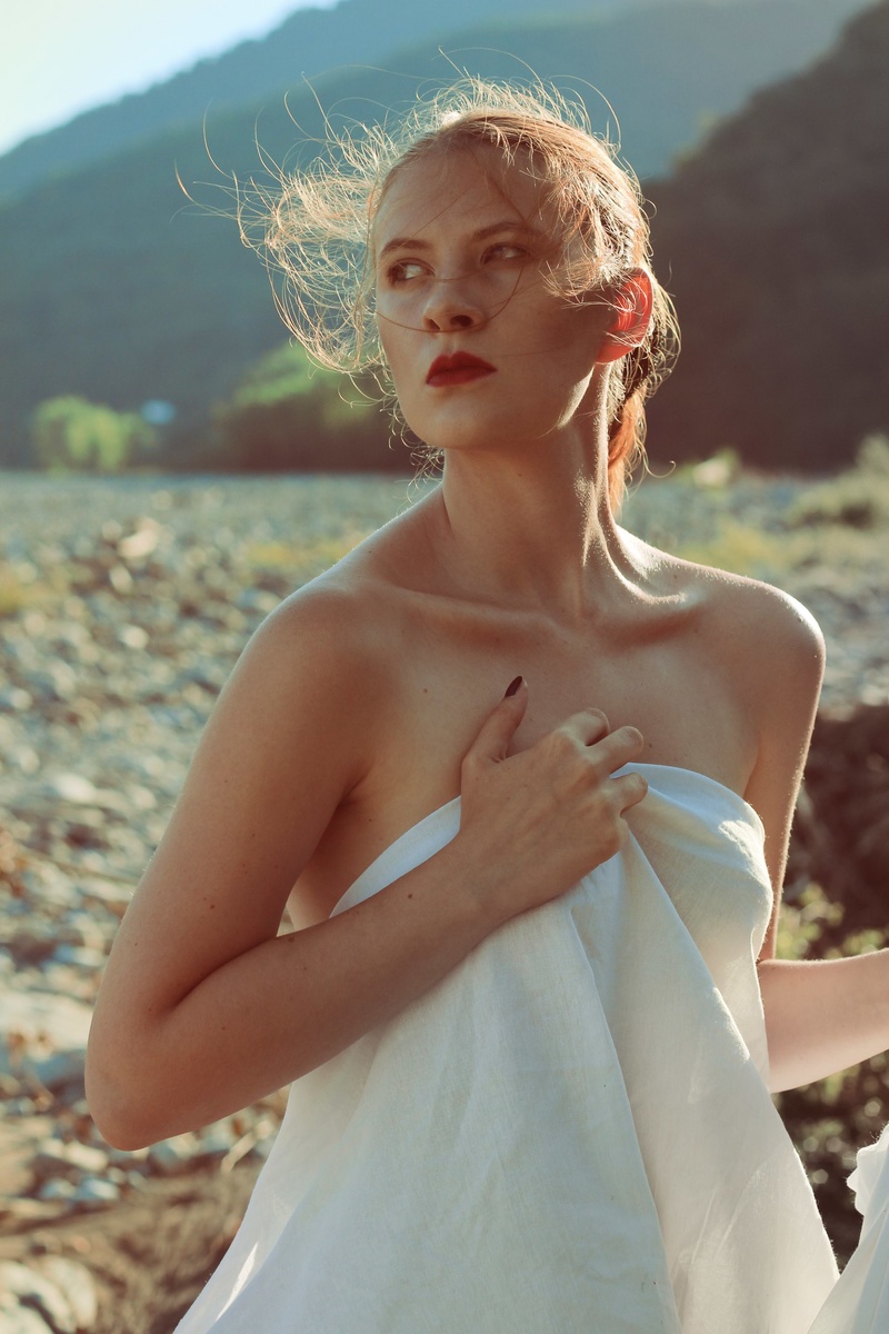 Female model photo shoot of Mary Groznaya