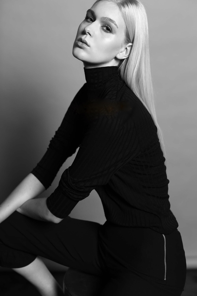 Female model photo shoot of Morgan Alexis Cox