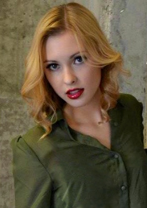 Female model photo shoot of karinamarie123