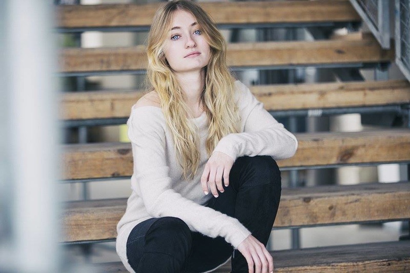Female model photo shoot of Aliciaseu